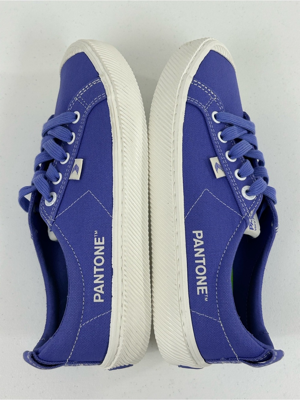 Cariuma Oca Low Pantone Very Peri Low-Top Canvas Sneaker Size 8 NEW - Picture 3 of 10